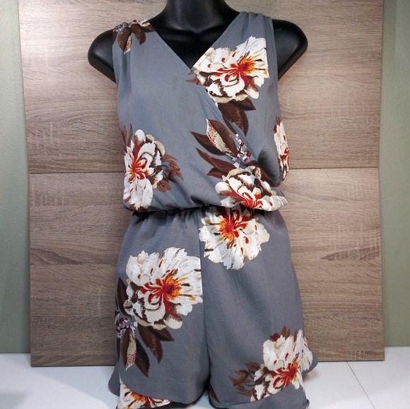 entro Other - Entro Gray Floral Print Jumper With Cutout Size L